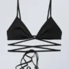 Top de bikini triangular cruzado – Negro Top de bikini triangular cruzado – Negro
