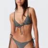 Top de bikini triangular estampado – Gris oscuro – Purpurina Top de bikini triangular estampado – Gris oscuro – Purpurina