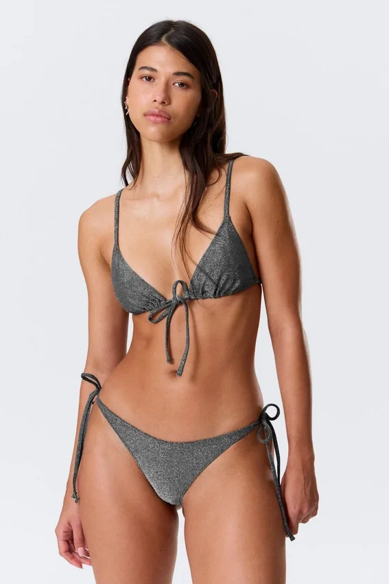 Top de bikini triangular estampado – Gris oscuro – Purpurina Top de bikini triangular estampado – Gris oscuro – Purpurina