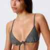 Top de bikini triangular estampado – Gris oscuro – Purpurina Top de bikini triangular estampado – Gris oscuro – Purpurina