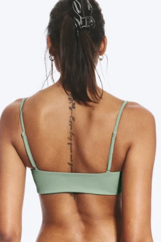 Top de bikini triangular fruncido – Verde Top de bikini triangular fruncido – Verde