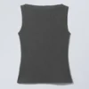 Top de cuello barco con canalé Annie – Gris oscuro jaspeado Top de cuello barco con canalé Annie – Gris oscuro jaspeado