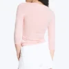 Top de cuello redondo y manga tres cuartos – Melocotón claro empolvado Top de cuello redondo y manga tres cuartos – Melocotón claro empolvado