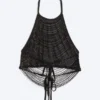 Top de malla con cuello halter y pedrería – Negro Top de malla con cuello halter y pedrería – Negro