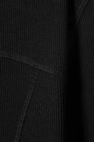 Top de malla de manga larga y cuello alto – Negro