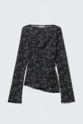 Top de malla estampada con fruncidos – Lunares negros