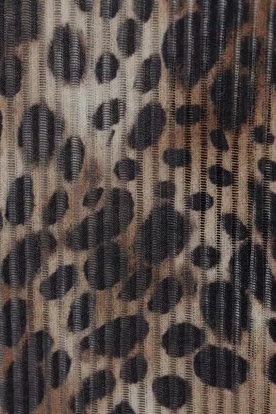 Top de malla estampado de manga larga – Estampado de leopardo Top de malla estampado de manga larga – Estampado de leopardo