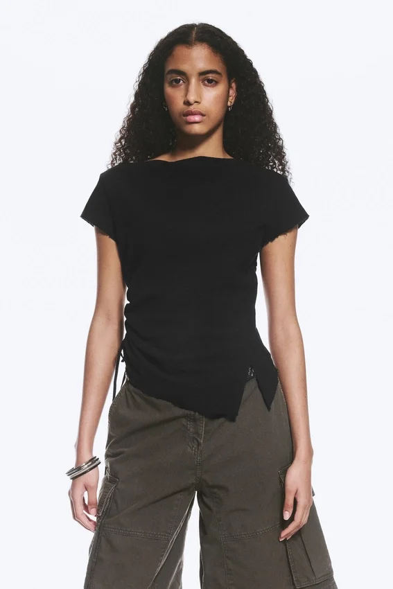 Top de manga corta con fruncidos – Negro Top de manga corta con fruncidos – Negro