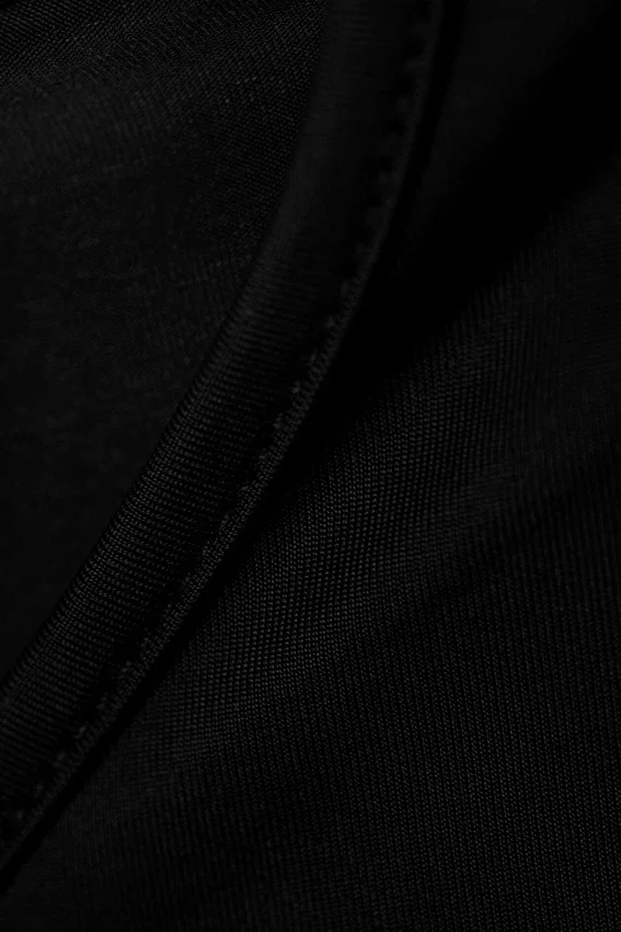 Top de manga larga con cuello en V – Negro Top de manga larga con cuello en V – Negro