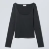 Top de manga larga con cuello redondo Tea – Negro Top de manga larga con cuello redondo Tea – Negro
