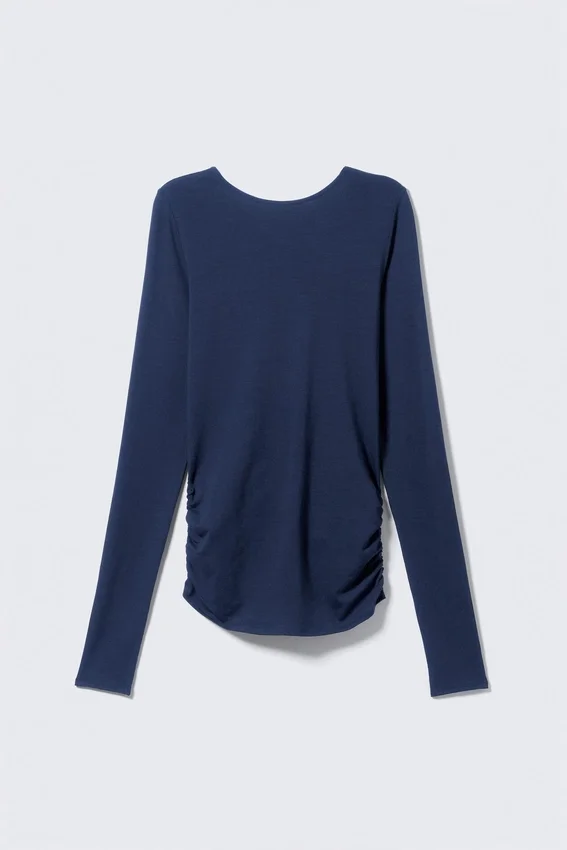 Top de manga larga con espalda abierta – Azul oscuro Top de manga larga con espalda abierta – Azul oscuro