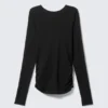 Top de manga larga con espalda abierta – Negro Top de manga larga con espalda abierta – Negro