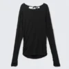 Top de manga larga con espalda abierta – Negro Top de manga larga con espalda abierta – Negro