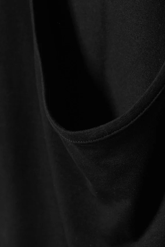 Top de manga larga con espalda abierta – Negro Top de manga larga con espalda abierta – Negro