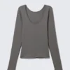 Top de manga larga con espalda profunda – Gris Top de manga larga con espalda profunda – Gris