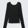 Top de manga larga con espalda profunda – Negro Top de manga larga con espalda profunda – Negro