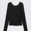 Top de manga larga con espalda profunda – Negro Top de manga larga con espalda profunda – Negro