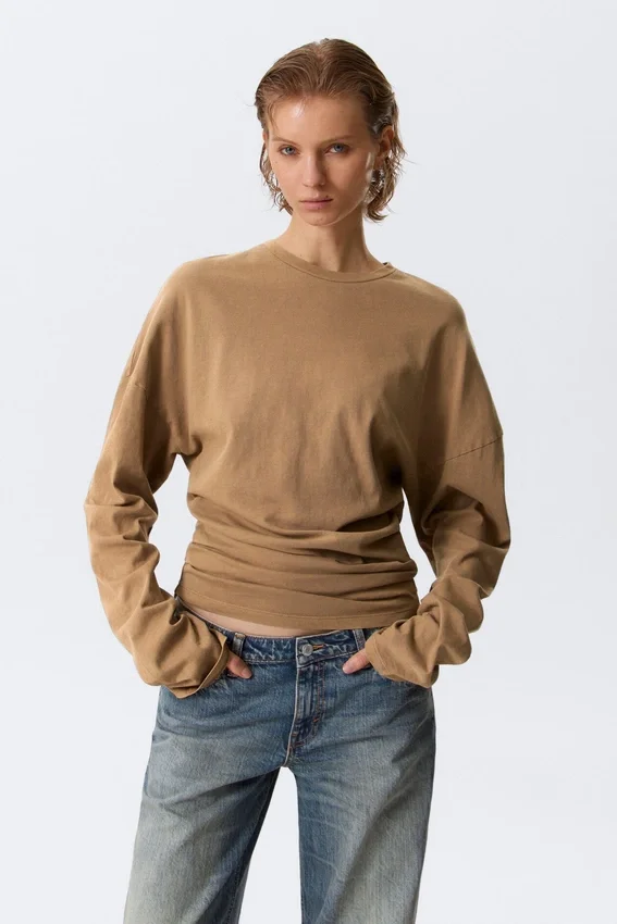 Top de manga larga con pliegues – Beige oscuro Top de manga larga con pliegues – Beige oscuro