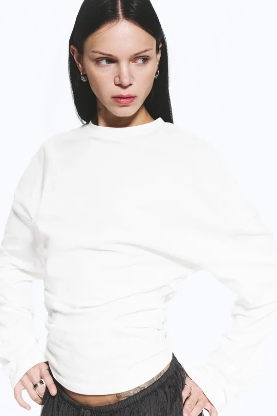 Top de manga larga con pliegues – Blanco Top de manga larga con pliegues – Blanco