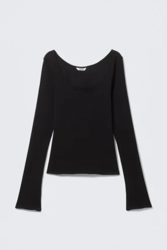 Top de manga larga, corte entallado y cuello redondo – Negro