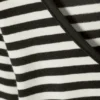 Top de manga larga, corte entallado y cuello redondo – Rayas blancas y negras