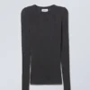 Top de manga larga suave y transparente – Gris oscuro