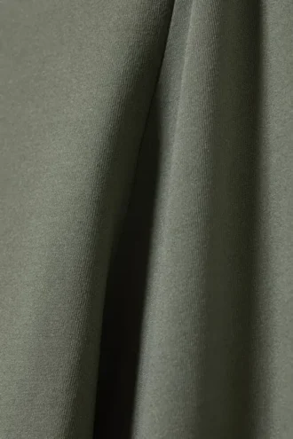 Top de manga larga y cuello barco Annie – Verde caqui apagado