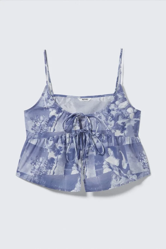 Top de pijama de popelín de algodón estampado con lazo delantero – Azul – Baroque Collage Top de pijama de popelín de algodón estampado con lazo delantero – Azul – Baroque Collage