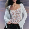 Top de tirantes con cuello en V – Blanco – Estampado floral Top de tirantes con cuello en V – Blanco – Estampado floral