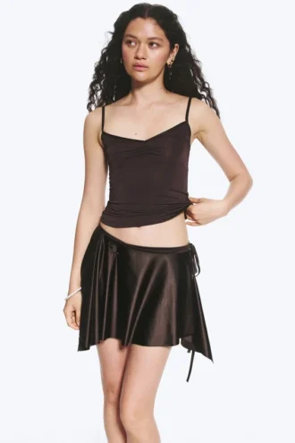 Top de tirantes con cuello en V – Marrón oscuro