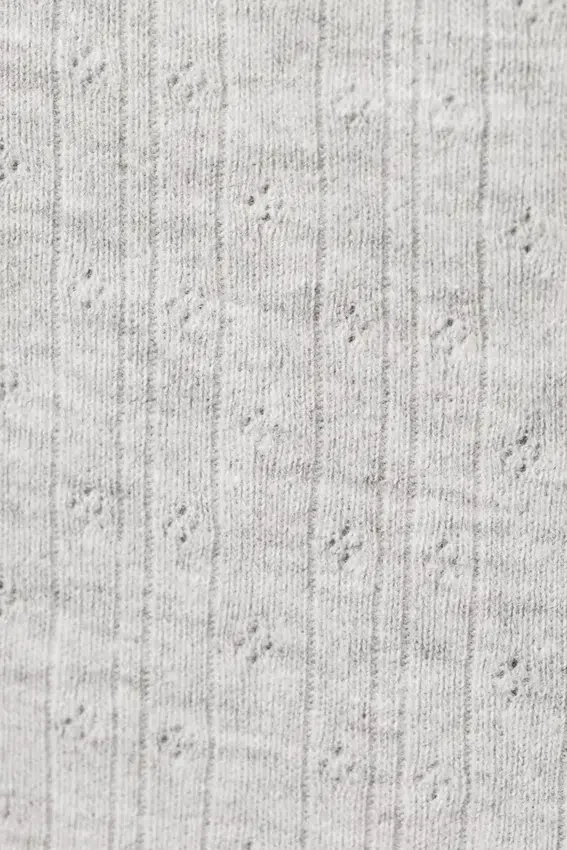 Top de tirantes con punto calado – Gris jaspeado Top de tirantes con punto calado – Gris jaspeado