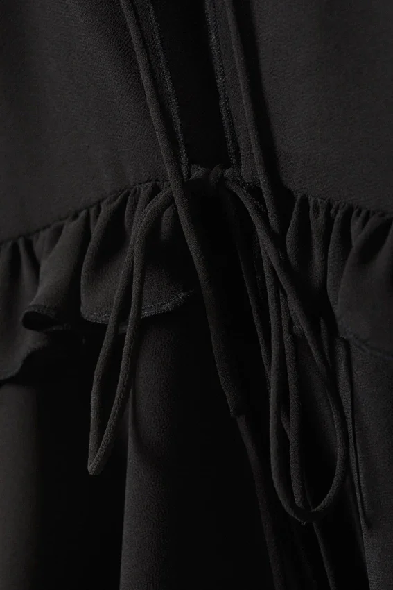 Top de tirantes con volantes – Negro Top de tirantes con volantes – Negro