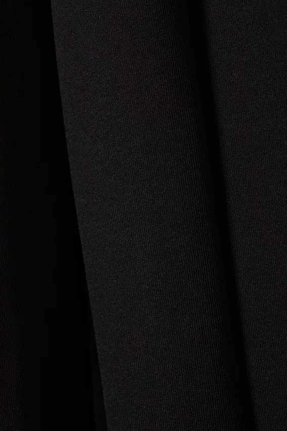 Top de tirantes y un solo hombro – Negro Top de tirantes y un solo hombro – Negro