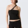 Top de traje con hebilla y un solo hombro de Faustina C – Negro