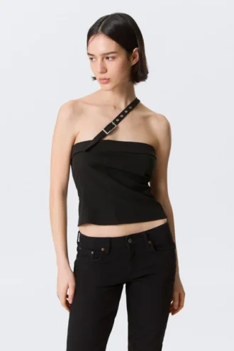 Top de traje con hebilla y un solo hombro de Faustina C – Negro