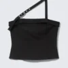 Top de traje con hebilla y un solo hombro de Faustina C – Negro