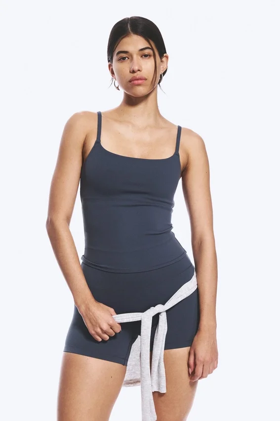 Top deportivo con tirantes – Azul marino Top deportivo con tirantes – Azul marino