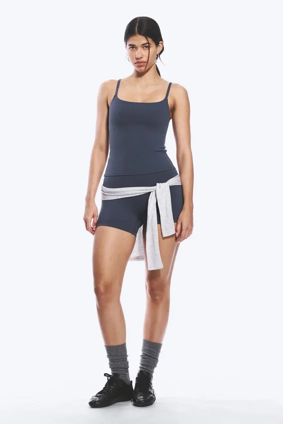 Top deportivo con tirantes – Azul marino Top deportivo con tirantes – Azul marino