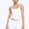 Top deportivo con tirantes – Blanco roto Top deportivo con tirantes – Blanco roto