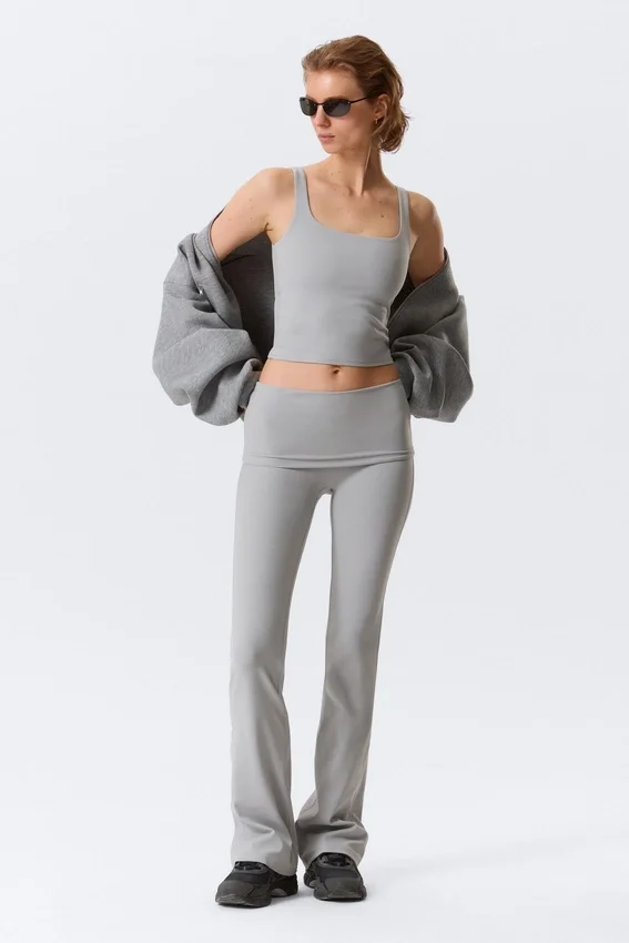 Top deportivo corto – Gris claro empolvado Top deportivo corto – Gris claro empolvado