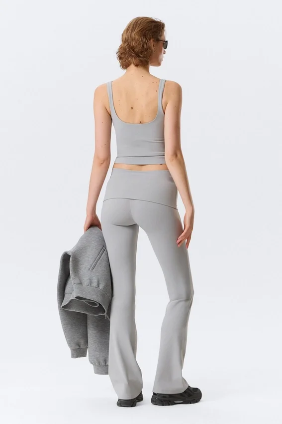 Top deportivo corto – Gris claro empolvado Top deportivo corto – Gris claro empolvado