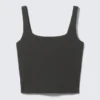 Top deportivo corto – Gris oscuro Top deportivo corto – Gris oscuro
