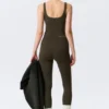 Top deportivo corto – Marrón oscuro Top deportivo corto – Marrón oscuro