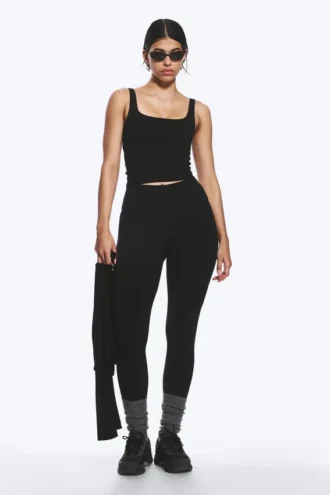 Top deportivo corto – Negro