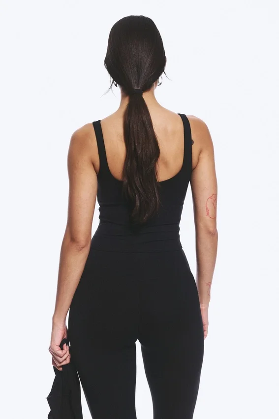 Top deportivo corto – Negro Top deportivo corto – Negro