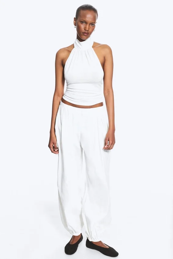 Top drapeado con cuello halter – Blanco Top drapeado con cuello halter – Blanco