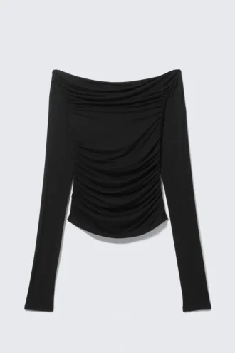 Top fruncido con hombros descubiertos y manga larga – Negro