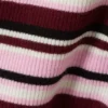 Top Henley corto de canalé – Rayas en rojo oscuro y rosa