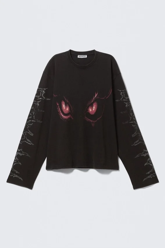 Top recto estampado de manga larga – Negro lavado – Dragon Gaze Top recto estampado de manga larga – Negro lavado – Dragon Gaze