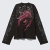 Top recto estampado de manga larga – Negro lavado – Dragon Gaze Top recto estampado de manga larga – Negro lavado – Dragon Gaze